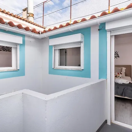 Apartment Duplex Near Lx Factory