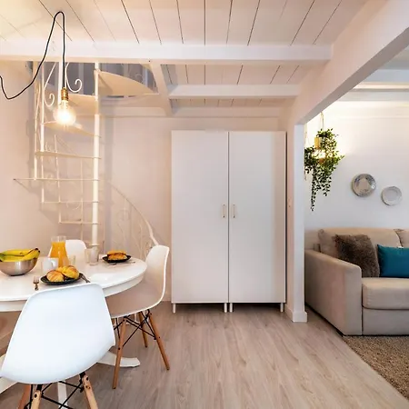 Apartment Duplex Near Lx Factory